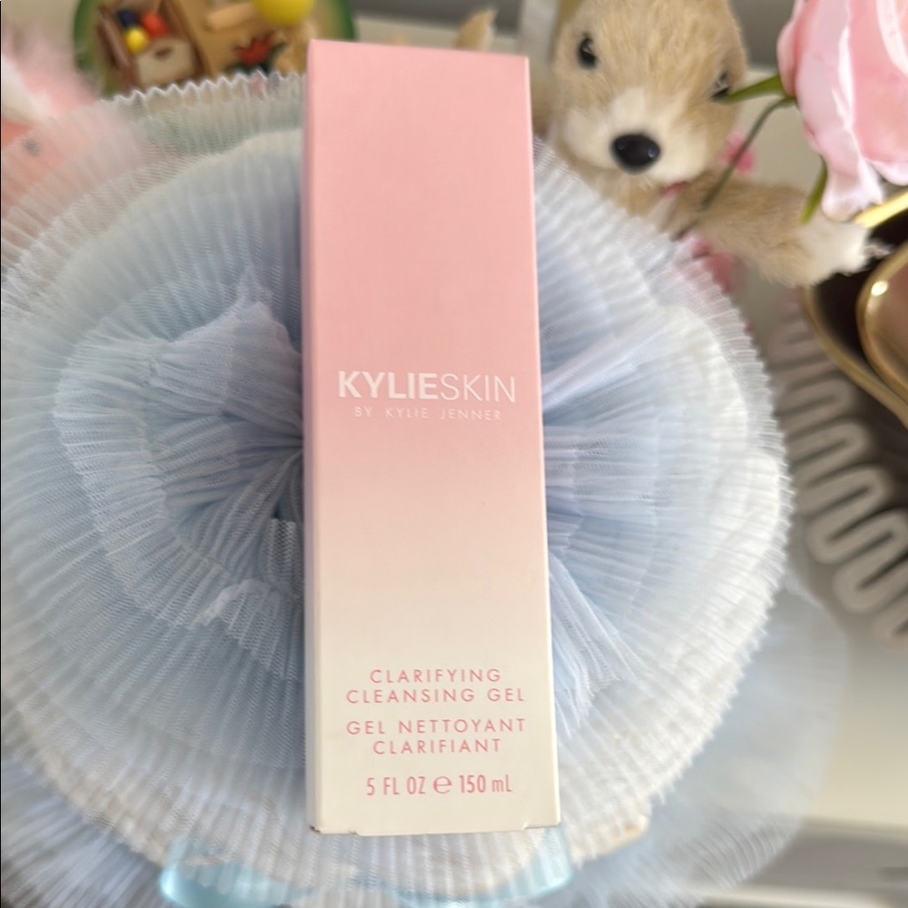 Kylie Cosmetics Clarifying Cleansing Gel - Pink and White